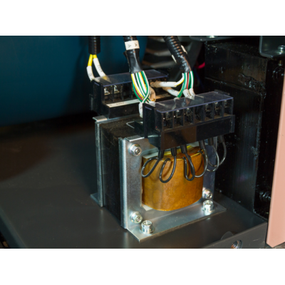 Сварочный генератор Toyo DC-450KBS 380V Сварочный генератор Toyo DC-450KBS 380V