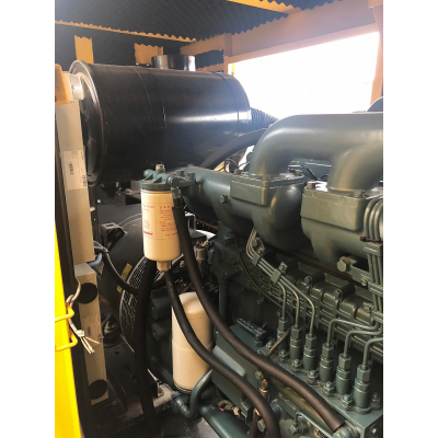 БУ дизельный генератор Aksa AD-330 в кожухе БУ дизельный генератор Aksa AD-330 в кожухе