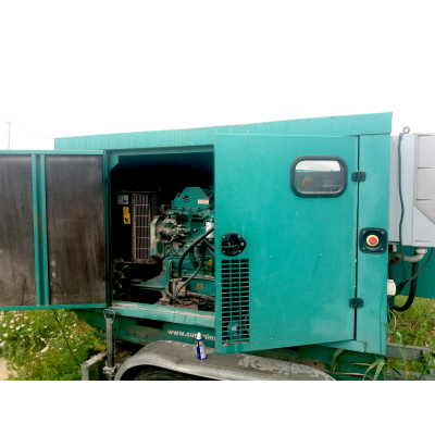 БУ дизельный генератор Cummins C80D5 в кожухе БУ дизельный генератор Cummins C80D5 в кожухе